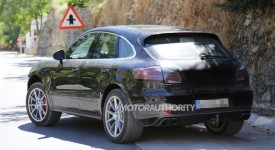 2015-porsche-macan-turbo-spy-shots_100435339_l