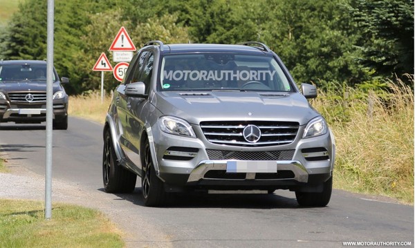 2016-mercedes-benz-mlc-class-test-mule-spy-shots_100435372_l