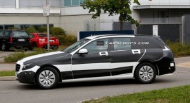 Foto spia Mercedes Classe E station wagon 2010