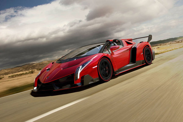 lamborghini-veneno-roadster-prime-foto_281333