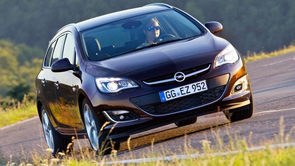 421715_6388_big_2013-Opel-Astra-MY-2014