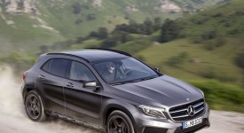 mercedes-benz-gla-compact-suv-mountain-road