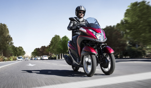 yamaha-tricity-my-2015-action-2_horizontal_lancio_sezione_grande_doppio