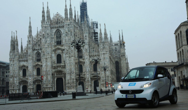 Car2go_horizontal_lancio_sezione_grande_doppio