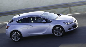 Opel Astra GTC con il nuovo 1.6 DCTI