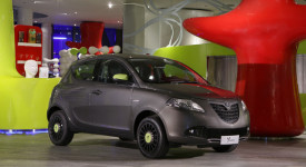 Lancia-Ypsilon-Elefantino_horizontal_lancio_sezione_grande_doppio