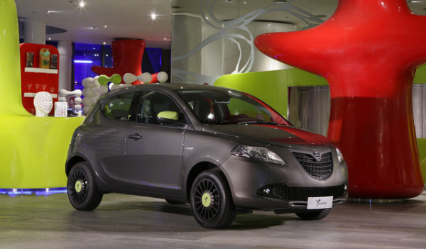 Lancia-Ypsilon-Elefantino_horizontal_lancio_sezione_grande_doppio