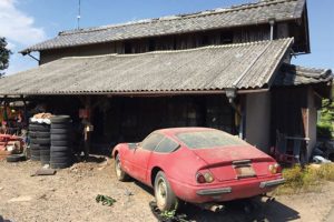 Ferrari, scoperta una vecchissima Daytona in un fienile giapponese